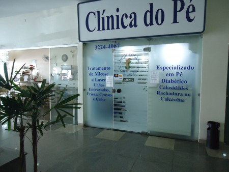 Fachada da Clínica do Pé Podologia Labarca no Edifício Cartier Plaza